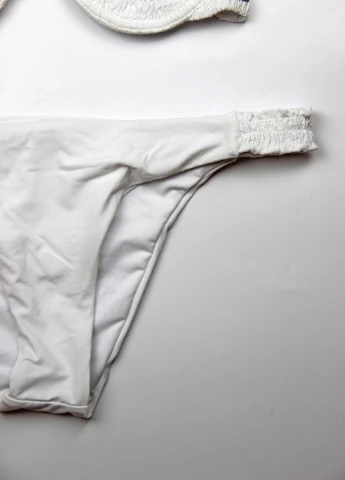 Белый купальник Pull & Bear