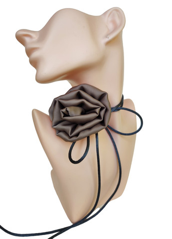 Трендовий чокер троянда темно пудрового кольору на шнурку, квітка чокер, прикраса на шию з трояндою Ksenija Vitali (259318167)