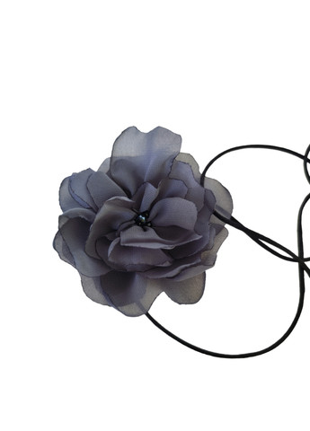 Трендовый чокер роза серого цвета на шнурке, чокер цветок, украшение на шею с розой из шифона Ksenija Vitali (259318165)
