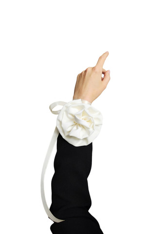 Трендовый чокер шелковая роза молочного цвета на ленте, чокер цветок, украшение на шею с розой Ksenija Vitali (259318169)