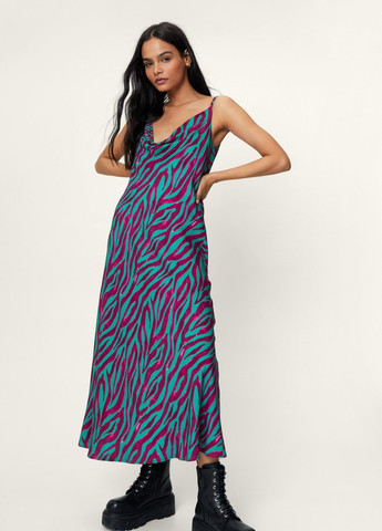 Зелена кежуал сукня-комбінація з анімалістичним принтом Nasty Gal однотонна