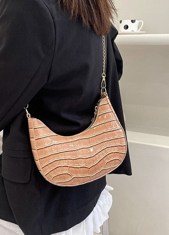 Женская маленькая сумочка рептилия багет крокодиловая кожа с золотой цепочкой бежевая No Brand (259474657)