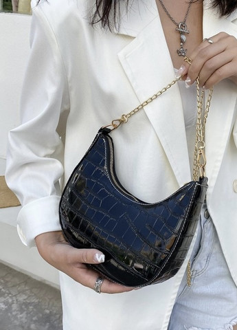 Женская маленькая сумочка рептилия багет крокодиловая кожа с золотой цепочкой черная No Brand (259474663)