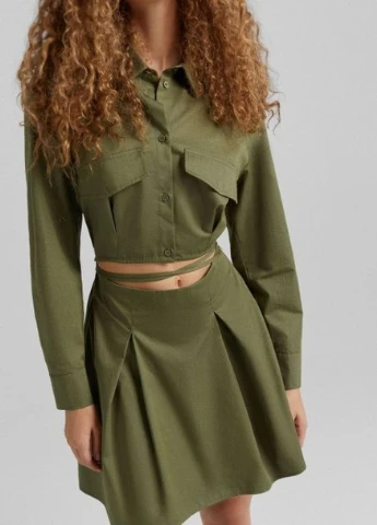 Оливковое (хаки) платье деффект Bershka