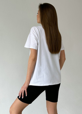 Белая летняя белая футболка оверсайз с цветным принтом Magnet