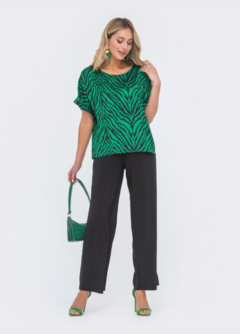 брючный костюм с зеленой принтованной блузкой Dressa (259542911)