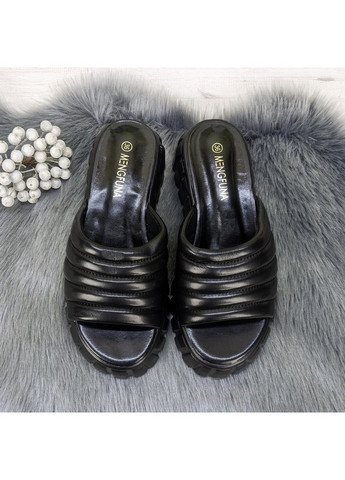 Черные шлепанцы женские эко-кожа на объемной подошве Mengfuna