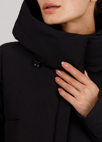 Чорна зимня парка-пуховик Armilise