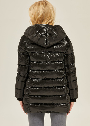 Чорна зимня куртка MN