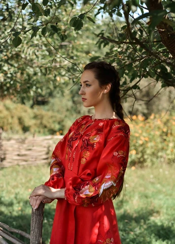 Червона сукня Vyshyvanka візерунок квітковий вільна (259665338)