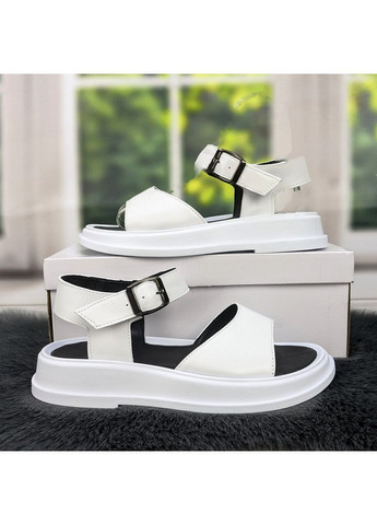 Босоніжки жіночі чорні на білій об'ємній підошві Garti (259635670)