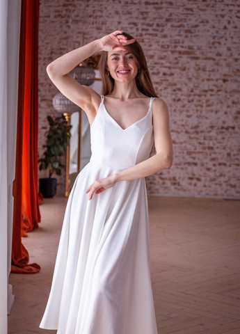 Белое вечернее платье с юбкой-солнце, а-силуэт First Woman однотонное