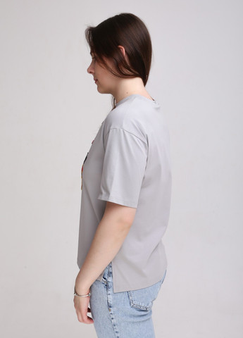 Сіра всесезон жіноча футболка сіра пряма з вишивкою оленя з коротким рукавом JEANSclub Прямая