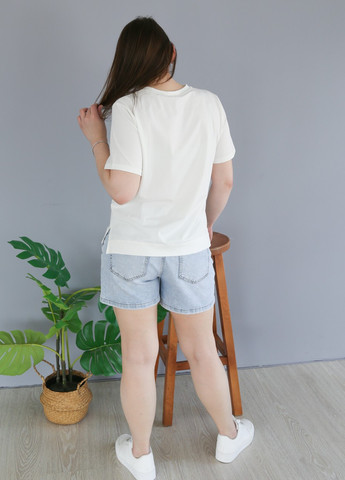 Молочна всесезон футболка жіноча молочна пряма з розрізами та принтом з коротким рукавом JEANSclub Прямая