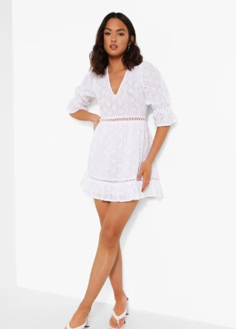 Білий сукня Boohoo