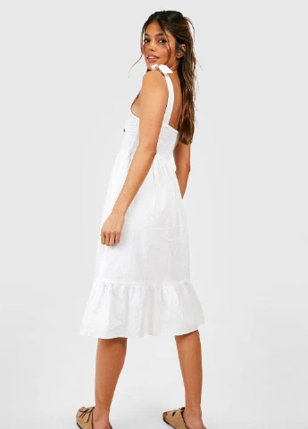 Білий сукня Boohoo
