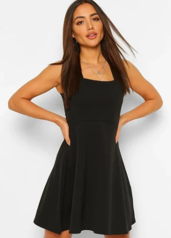 Черное платье Boohoo