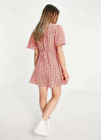 Червона сукня Boohoo