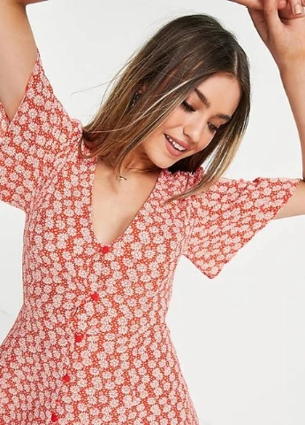 Червона сукня Boohoo