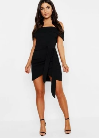 Черное платье Boohoo