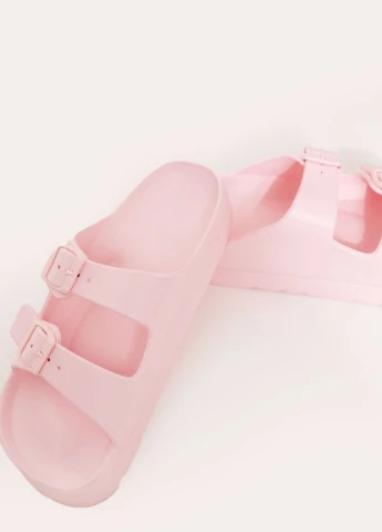 Розовые шлепанци PrettyLittleThing
