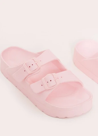 Розовые шлепанци PrettyLittleThing