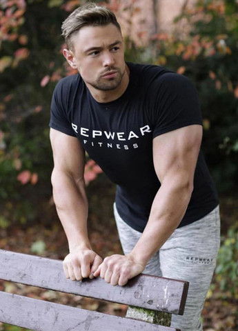 Черная мужская футболка с коротким рукавом Alpha