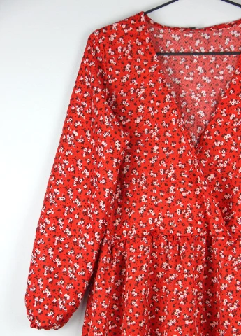 Червона сукня Boohoo