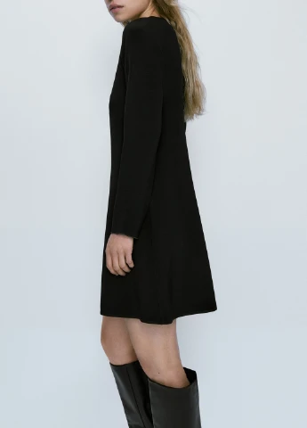 Черное деловое платье Massimo Dutti однотонное