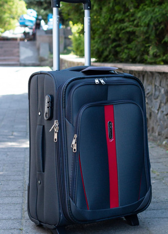 Чемодан M Wings (260133350)