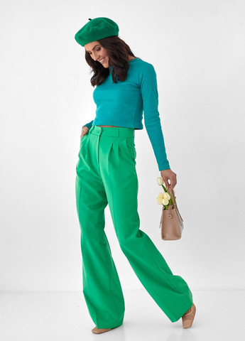 Изумрудный демисезонный трикотажный джемпер в мелкий рубчик молочный Crep