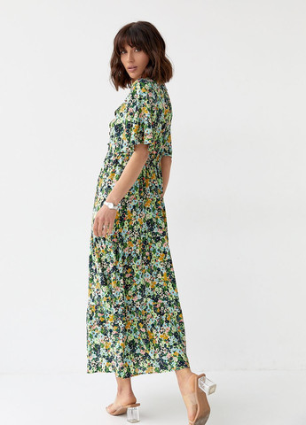 Салатовое длинное платье с оборкой и цветочным принтом Lurex