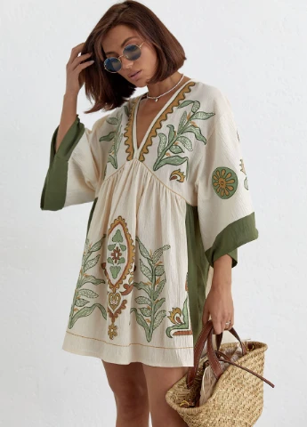 Бежева коротка сукня-вишиванка oversize з вишивкою гладдю Lurex