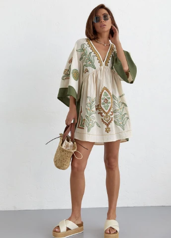 Бежева коротка сукня-вишиванка oversize з вишивкою гладдю Lurex