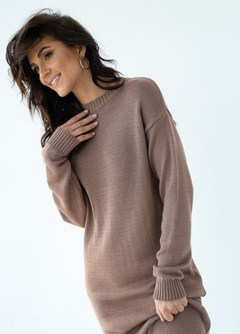 Коричнева трикотажне плаття міді прямого фасону Sobe