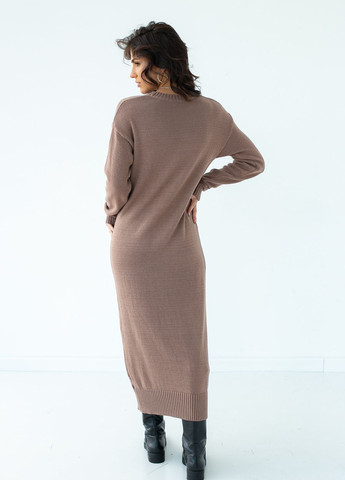Коричнева трикотажне плаття міді прямого фасону Sobe