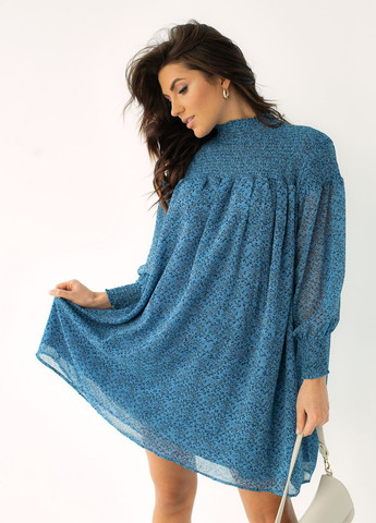 Синя шифонова сукня міді з коміром стійкою Hot Fashion