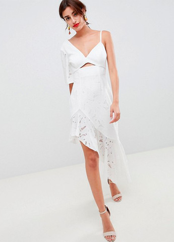 Білий коктейльна жіноча асиметрична сукня з відкритими плечима, сукня-комбінація, а-силует, з відкритою спиною, на одне плече Asos однотонна