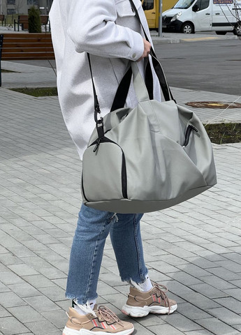 Спортивна сумка жіноча для спортзалу, тренувань або в дорогу 30L, сірий колір No Brand x (260396310)