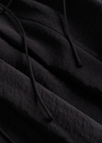 Черное кэжуал платье H&M однотонное