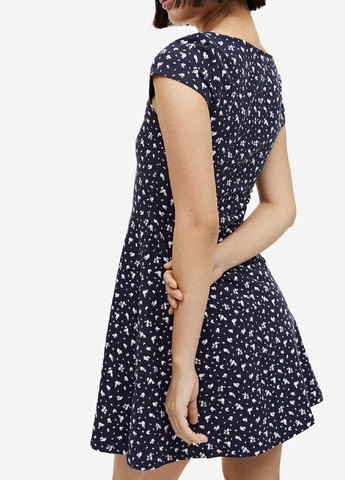 Темно-синее кэжуал платье H&M с цветочным принтом