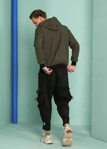 Оливкова (хакі) демісезонна куртка вітровка з плащової тканини з підкладкою Tailer