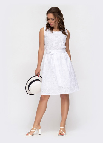Белое расклешенное платье из прошвы белого цвета Dressa