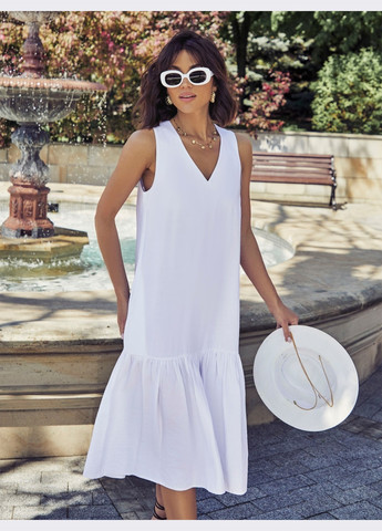 Белое летнее платье белого цвета из льна Dressa