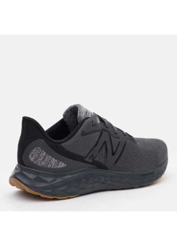 Чорні кросівки чол. arisні v4 чорний демісезон New Balance