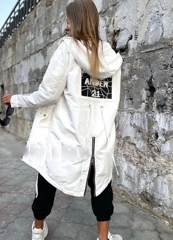 Біла демісезонна куртка-парка Sofia