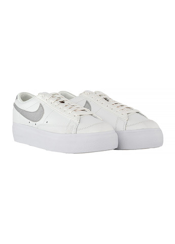 Белые демисезонные женские кроссовки w blazer low platform ess белый Nike