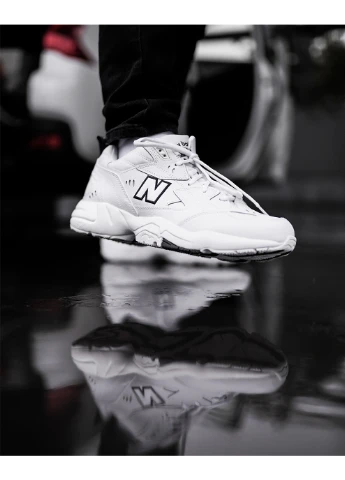 Белые демисезонные мужские кроссовки 608 белый New Balance