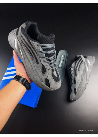 Серые демисезонные мужские кроссовки yeezy 700 серые с черным «no name» adidas Yeezy 703