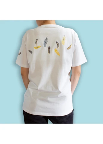 Женская Футболка Feathers White No Brand - (260956133)